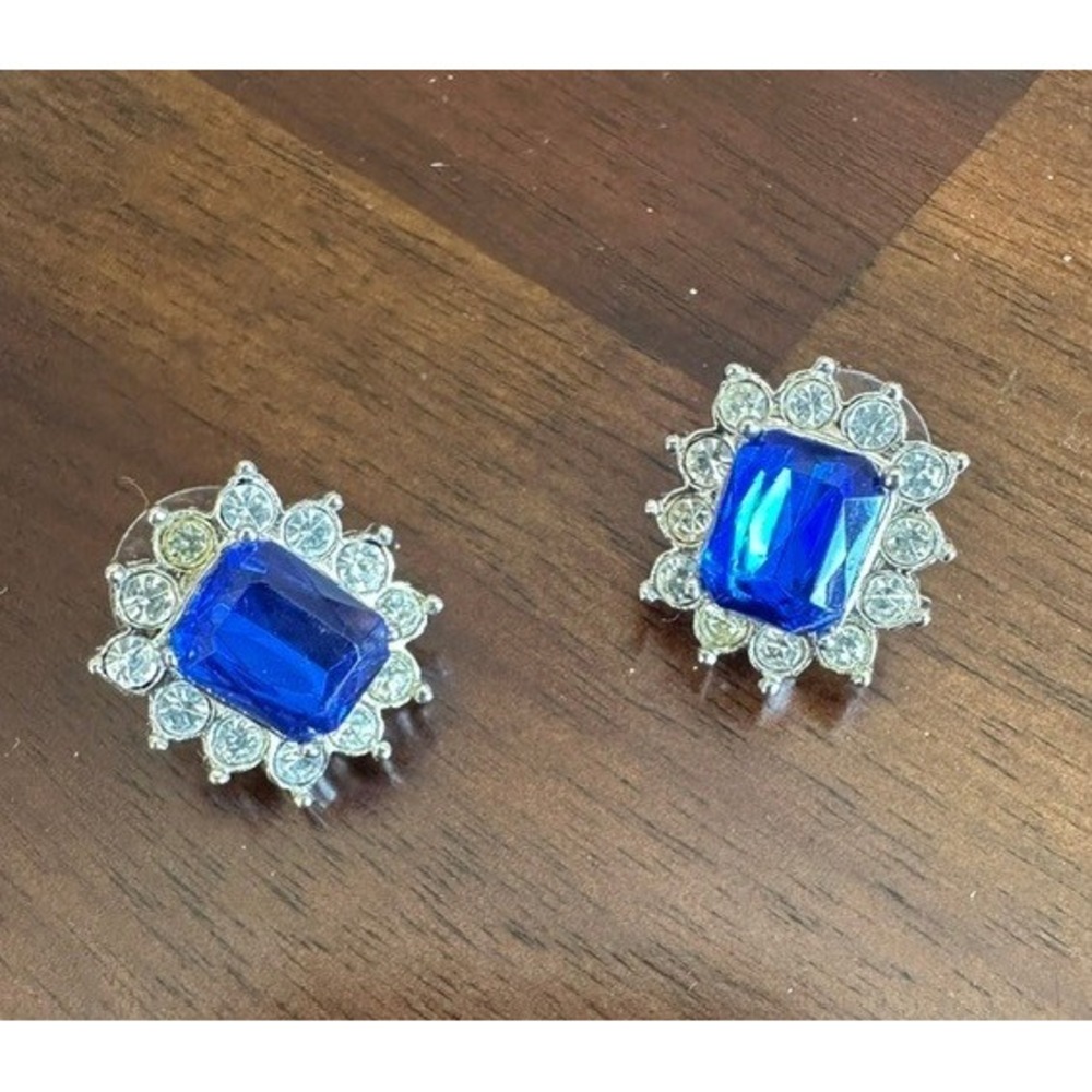 Vintage Blue Glass Emerald Cut Rhinestone‎ Halo Silver Tone Post Earrings 90s
